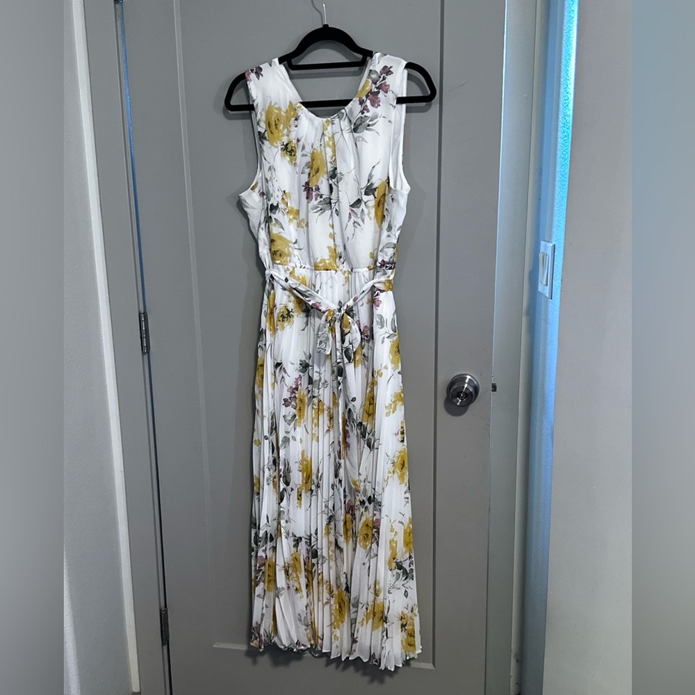 *Studio One White and Yellow Floral Maxi Dress